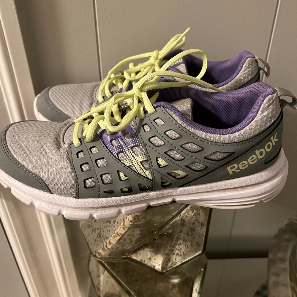 Rebook Wn’s 6 Running Memory Foam Gray Size 9 - image 1